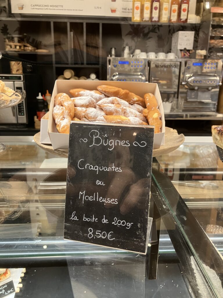 リヨンのベーカリーパン屋 Le Pain des Jacobinsブニュ(Bugnes)