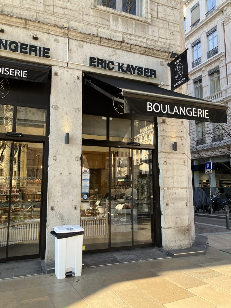 リヨンのベーカリーパン屋おすすめMAISON KAYSERの外観