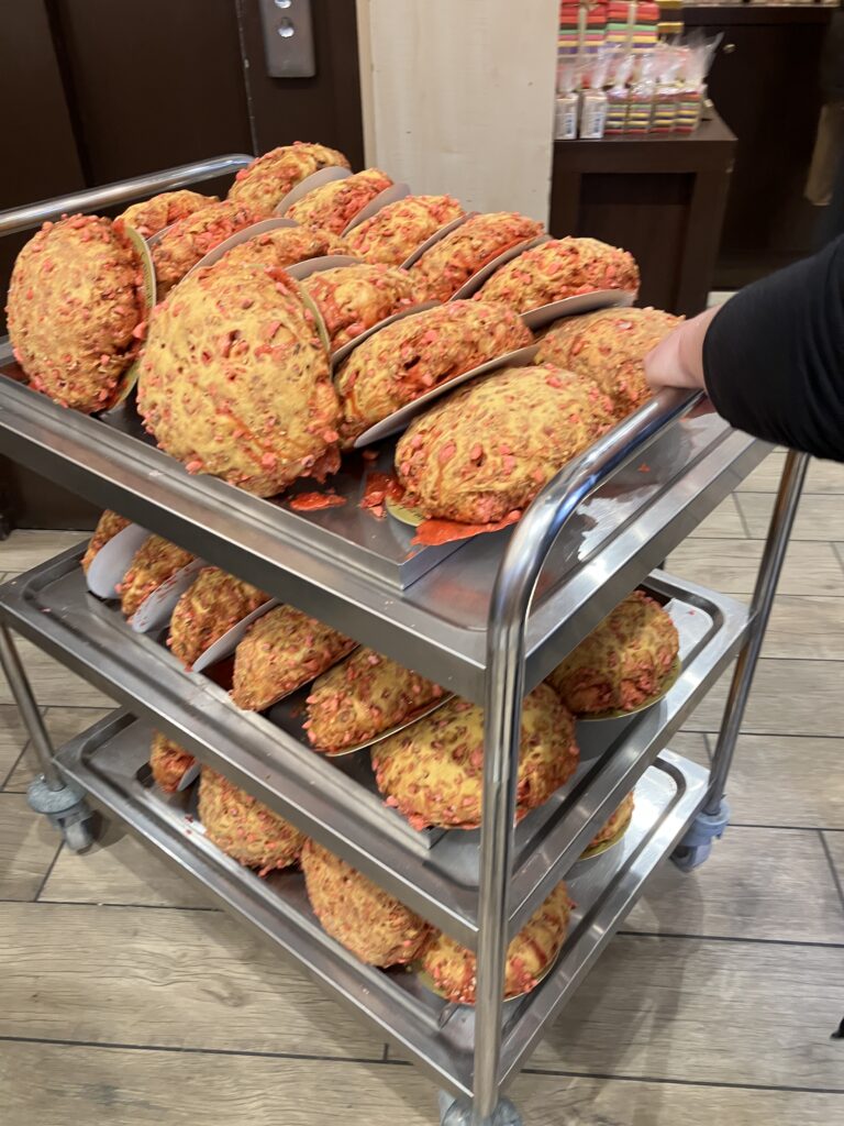 リヨンベーカリーパンの屋D’Brioche Aux Pralines Pralusのプラリーヌ・ブリオッシュたち