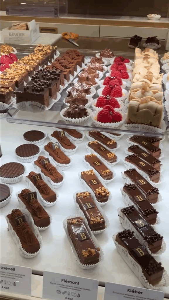 リヨン チョコレート店BERNACHONの小型ケーキ