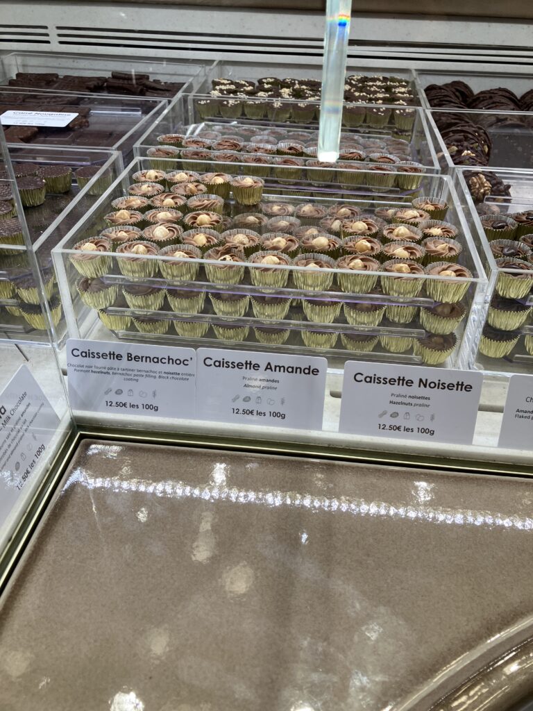 リヨン チョコレート店BERNACHONのプラリネチョコレート