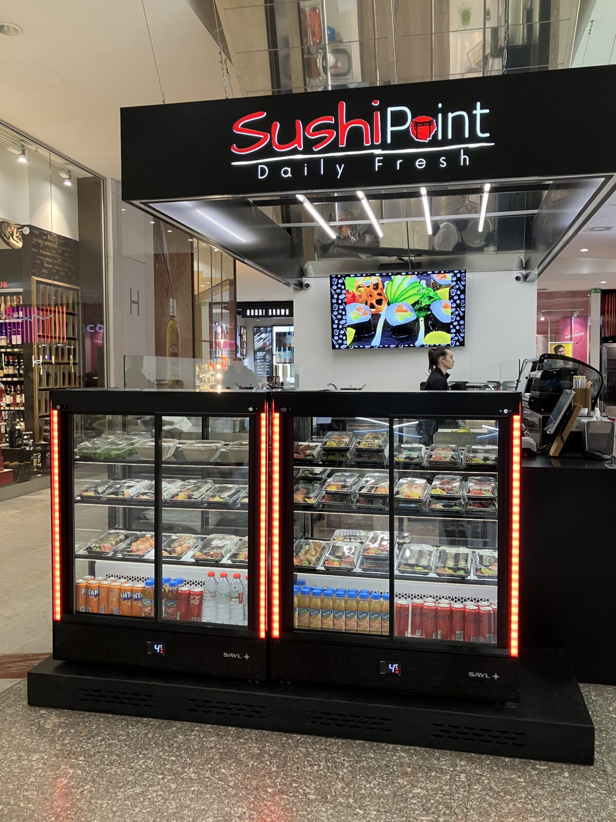 ショッピングセンター店内