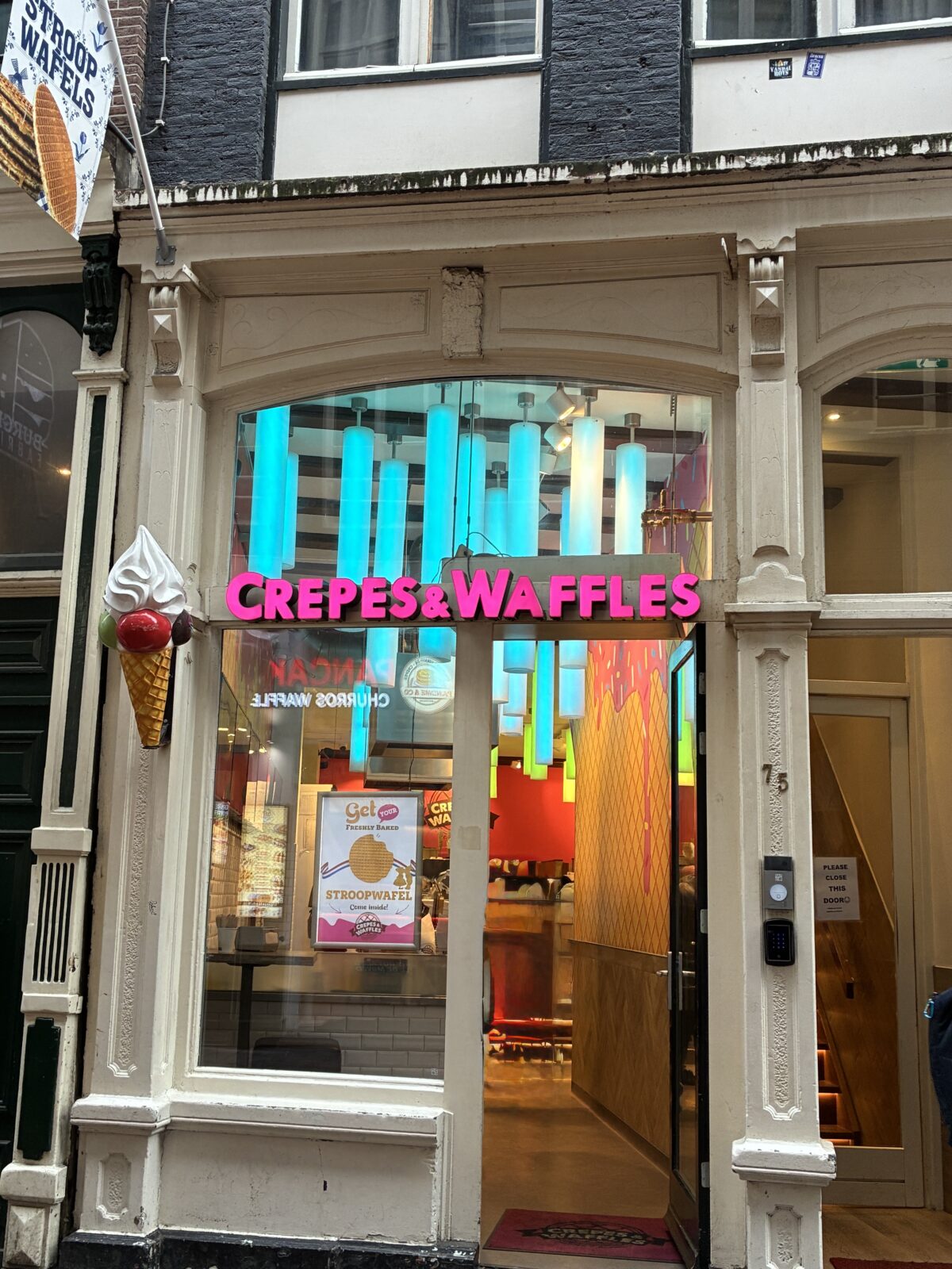 アムステルダム おすすめカフェCrepes & Waffles