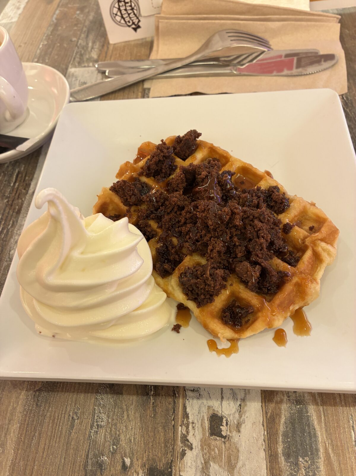 アムステルダム おすすめカフェCrepes & Waffles注文品Ice Ice Baby