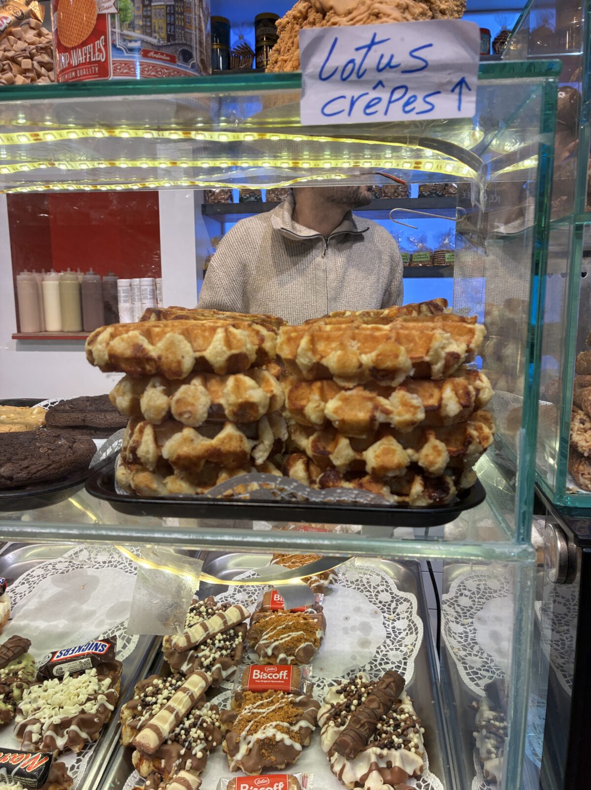 アムステルダムで立ち寄りたいスイーツ店CHOCO DELIGHT売り場のワッフル
