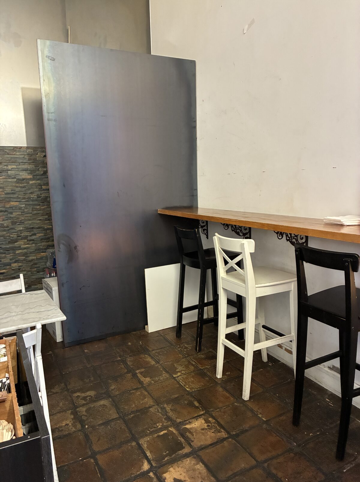 アムステルダムテイクアウト La Panetteria店内飲食スペース