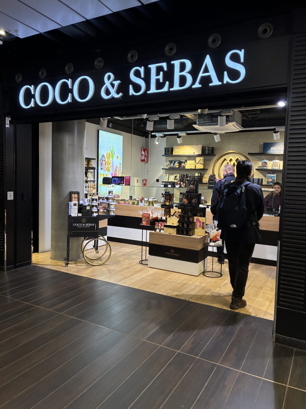 アムステルダムで立ち寄りたいチョコレート屋さんCOCO & SEBAS店舗入口