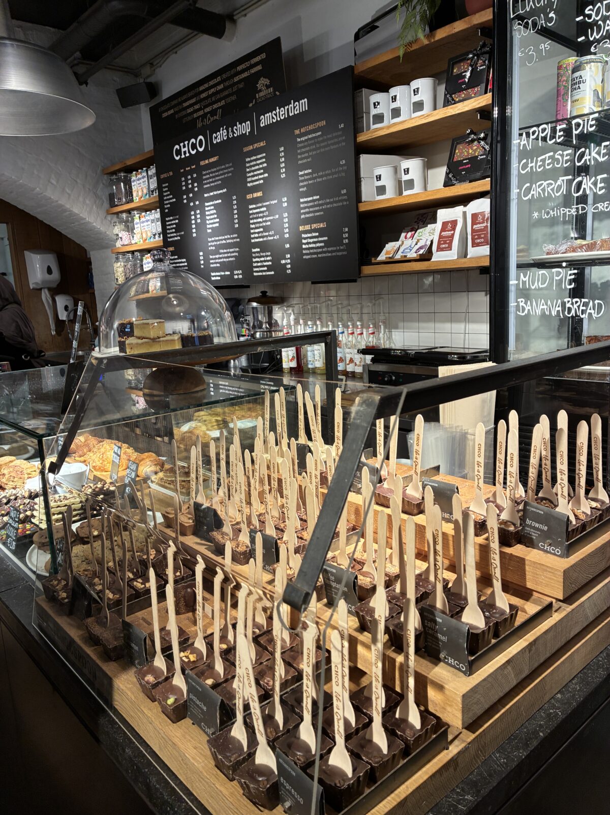 アムステルダム おすすめカフェ Chocolate Company店頭にあるチョコレート