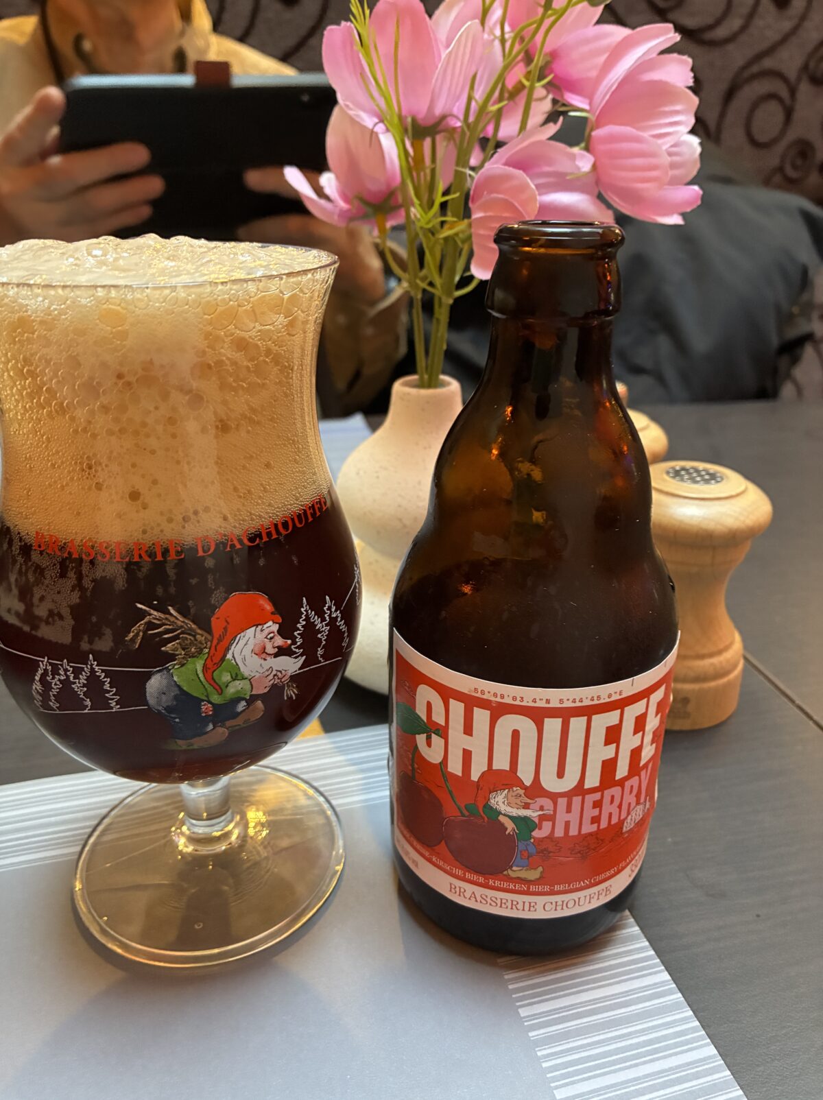 リエージュ レストラン The Cocoon-In注文品CHOUFFE Cherry(チェリービール)