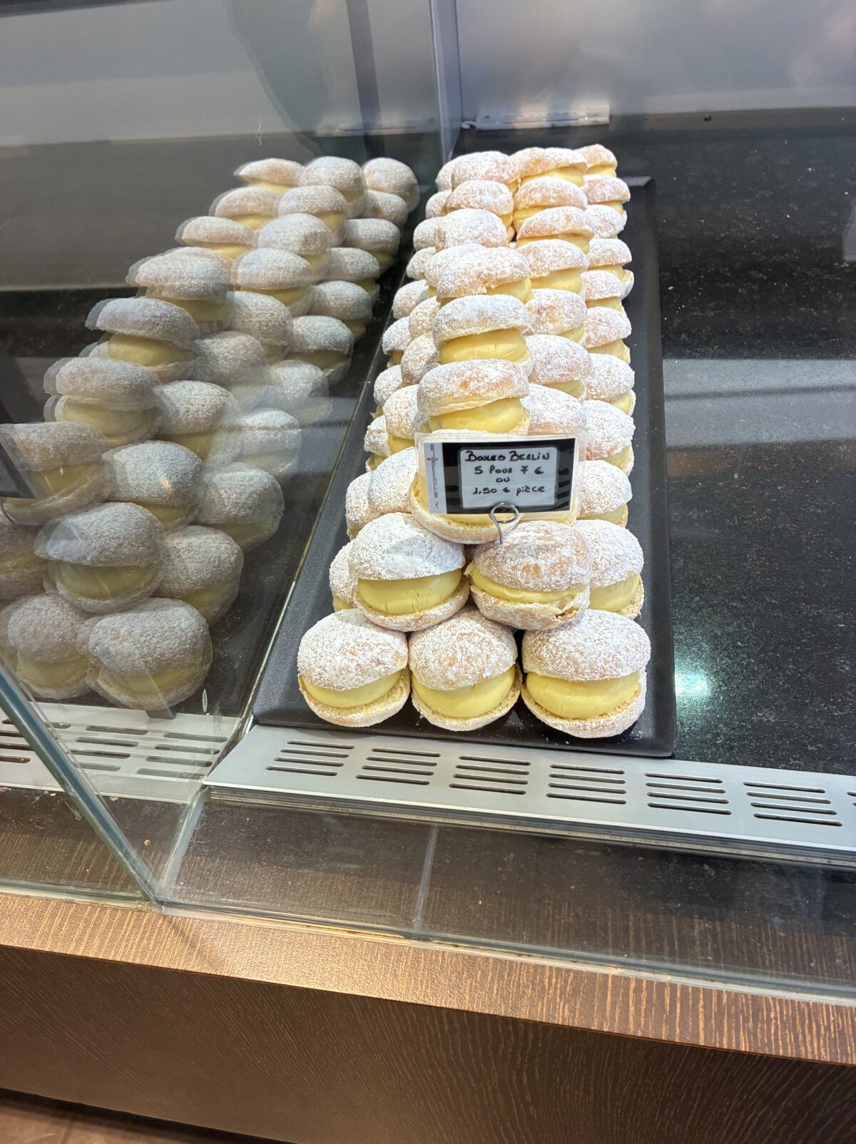 リエージュカフェPâtisserie Stoffels沢山のBoules Berlin