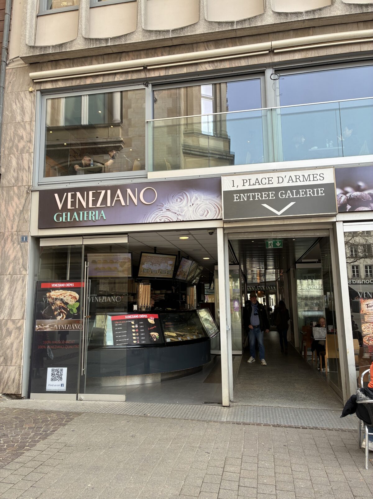 ルクセンブルクカフェCafé Veneziano店舗外観