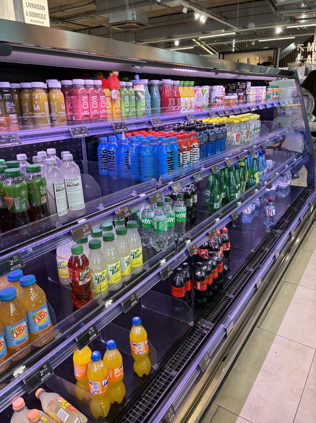ルクセンブルクスーパーMonoprix Guillaume II 冷えてる飲料類