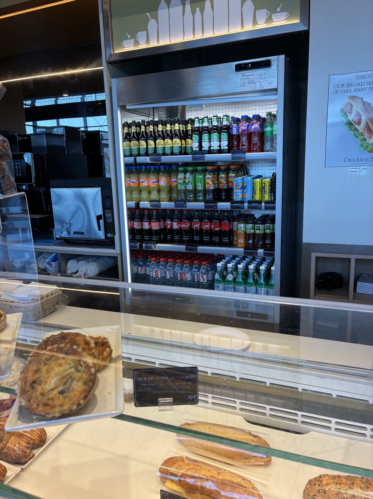 Oberweis shop Aéroport Luxembourg 店内