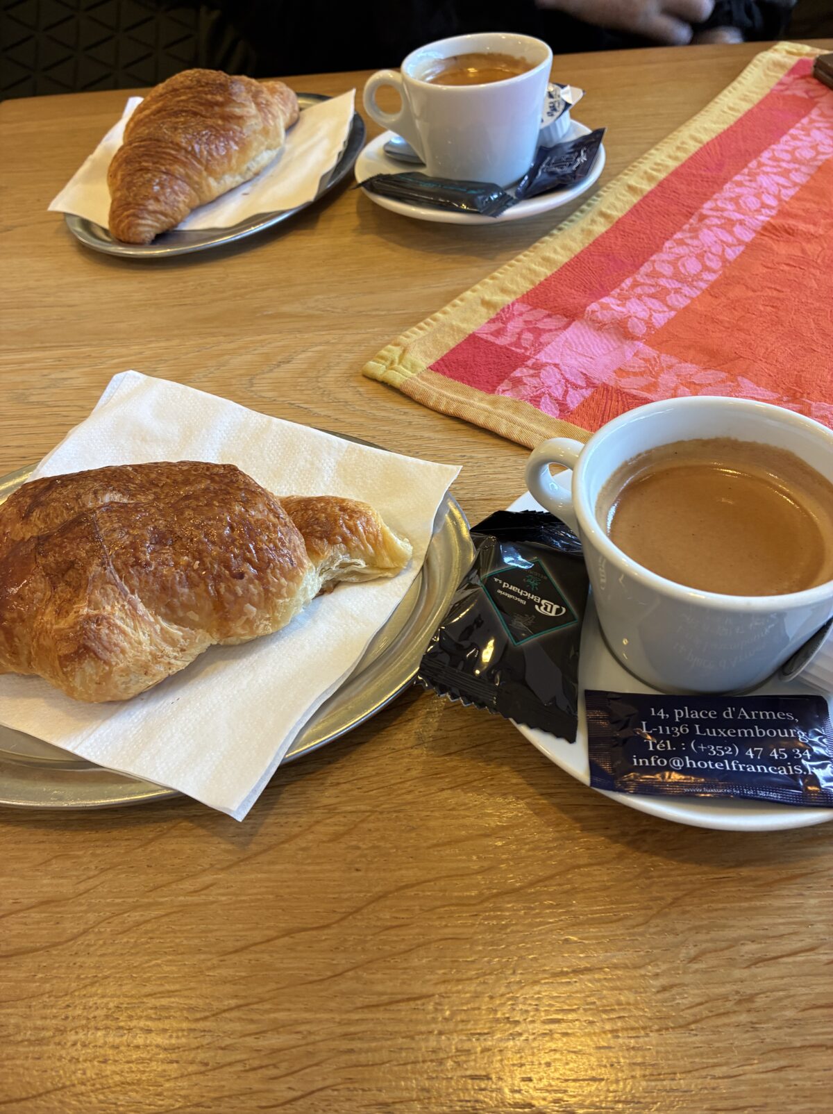 ルクセンブルクカフェFrench Café Hotel 注文品クロワッサンモーニング