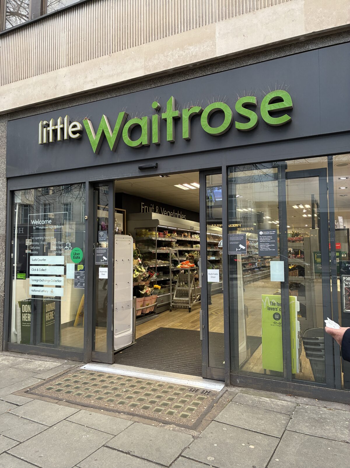 ロンドンスーパー Little Waitrose & Partners High Holborn 店舗外観