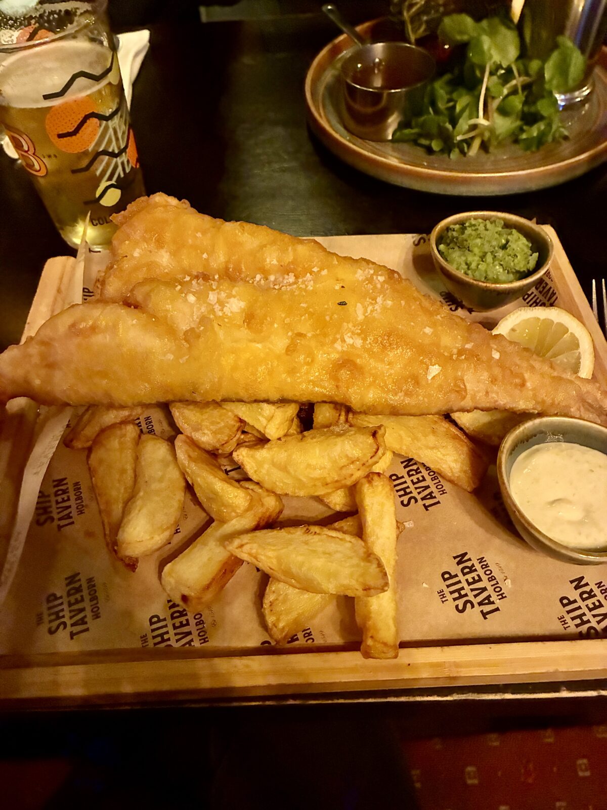 ロンドン パプ The Ship Tavern 注文品 フィッシュ&チップス