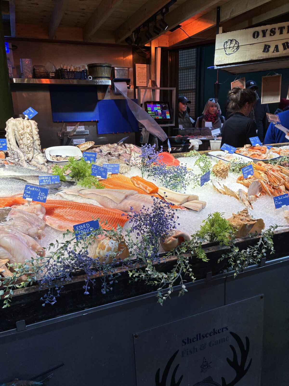 ロンドン 市場 Borough Market
魚屋さん