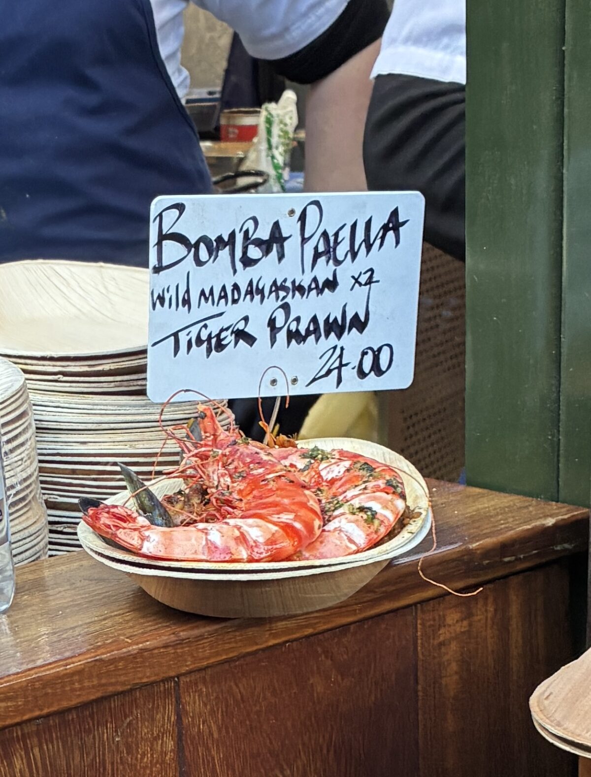 ロンドン 市場 Borough Market
大きな海老のパエリア