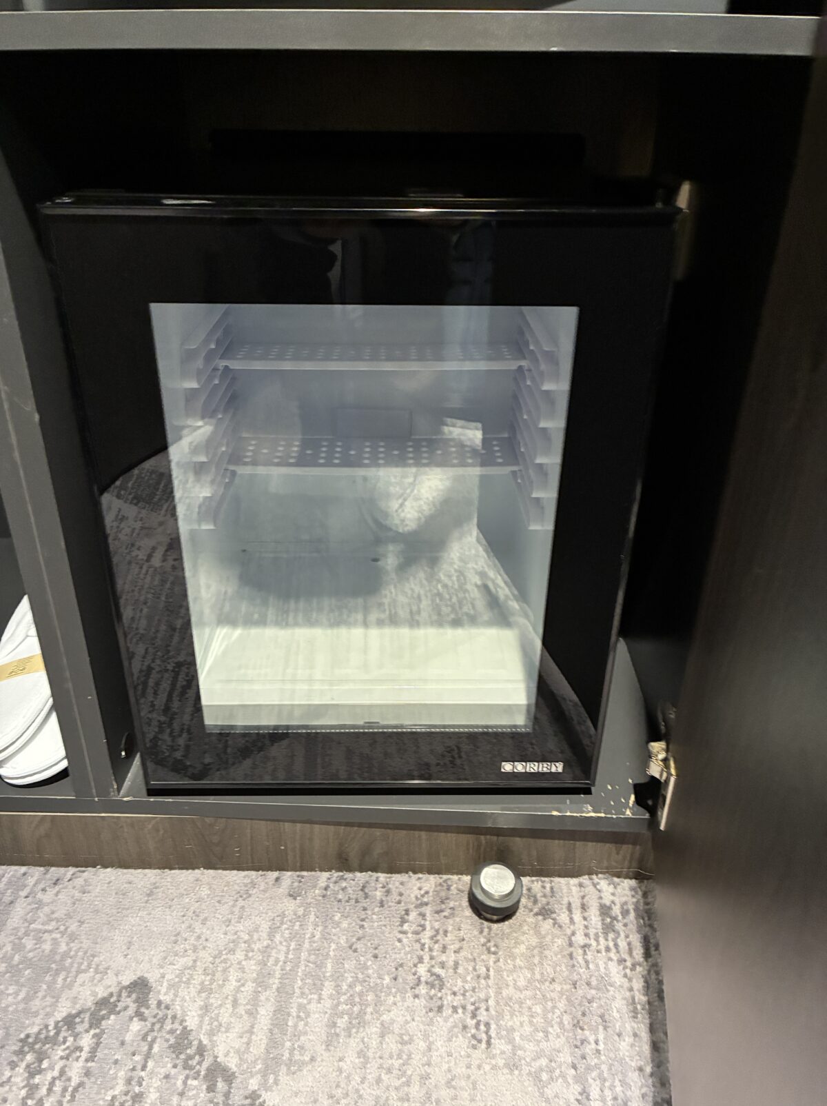 冷蔵庫は空で使いやすい