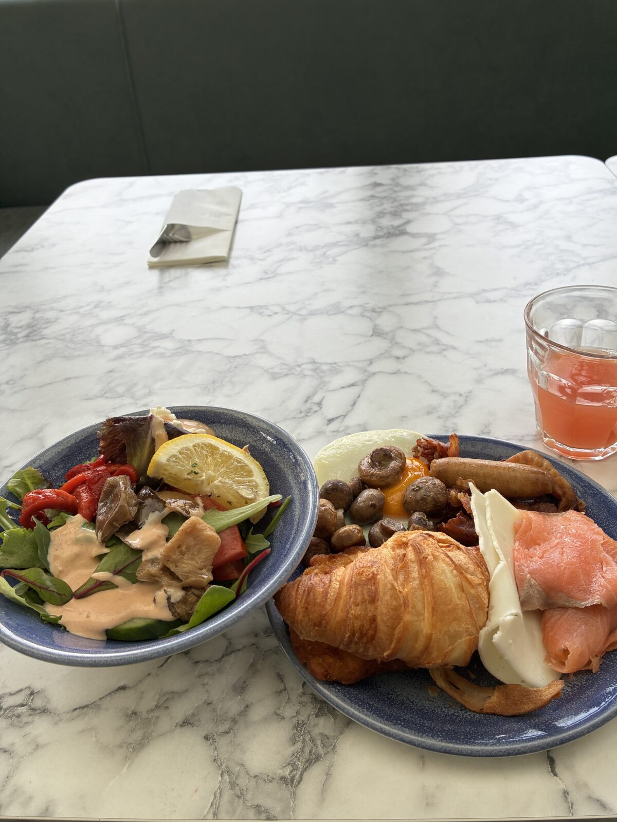 アントワープホテルある日の私の朝食