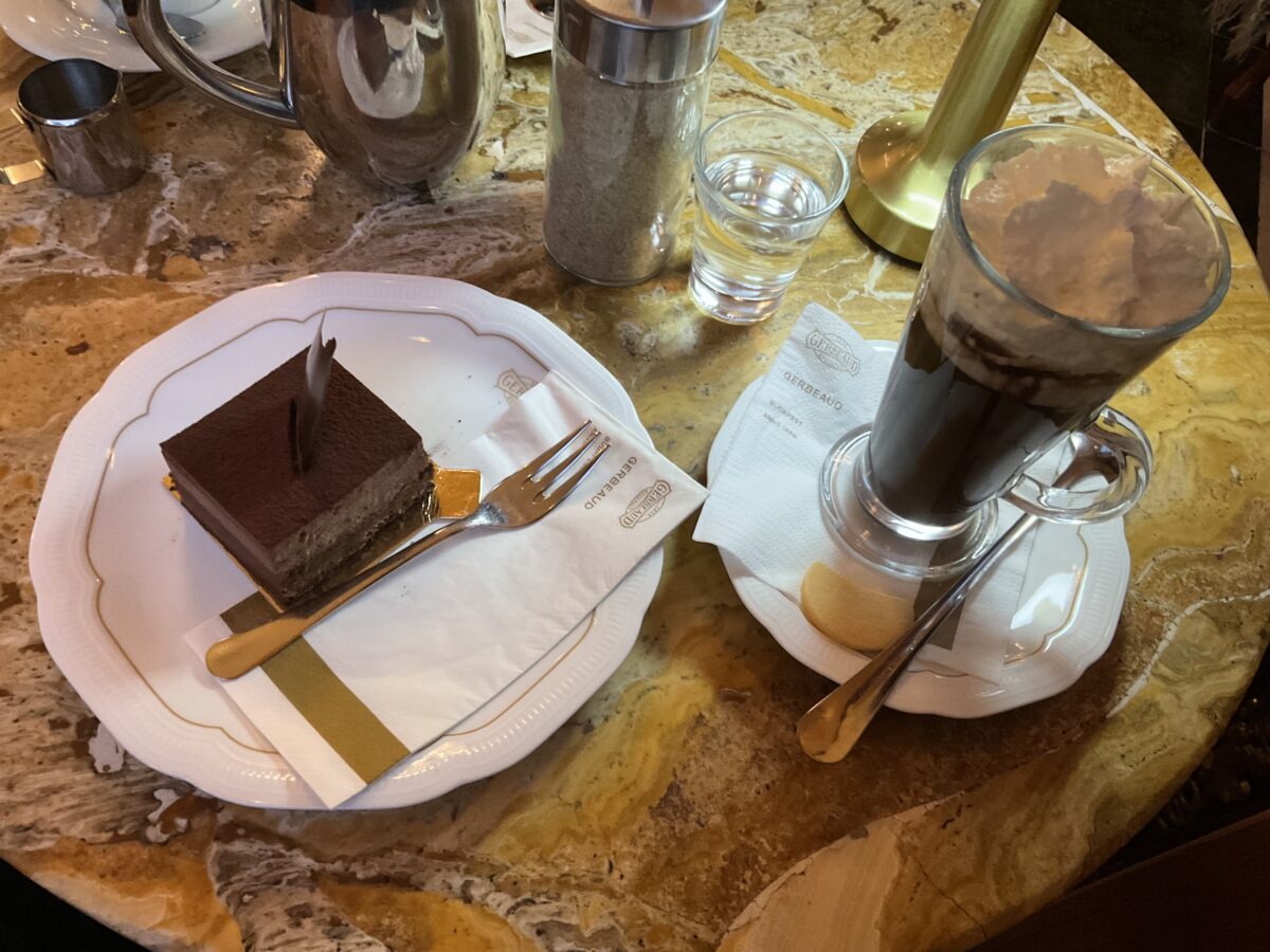 ブダペストのカフェ Café Gerbeaudのスイーツ