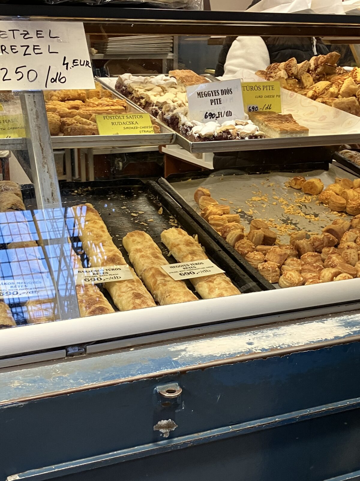 ブタペスト市場 ベーカリー