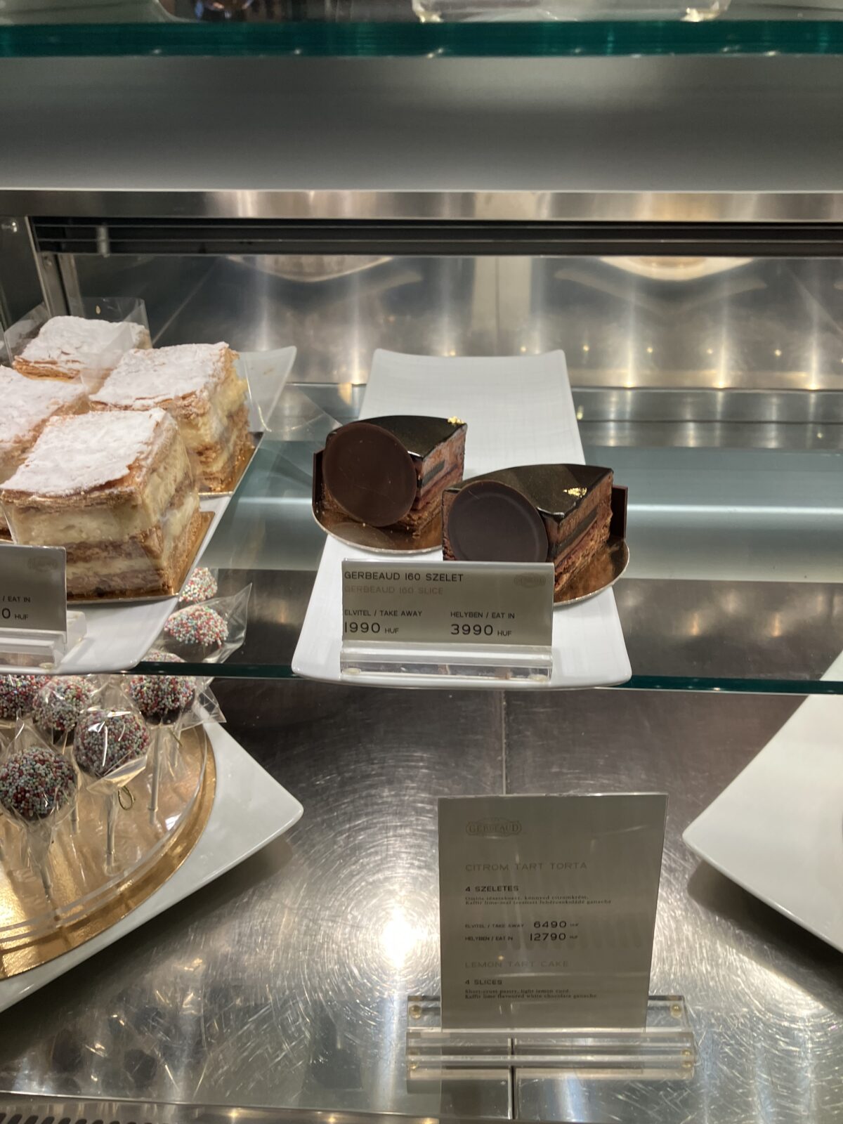 ブダペストのカフェ Café Gerbeaudのスイーツ
