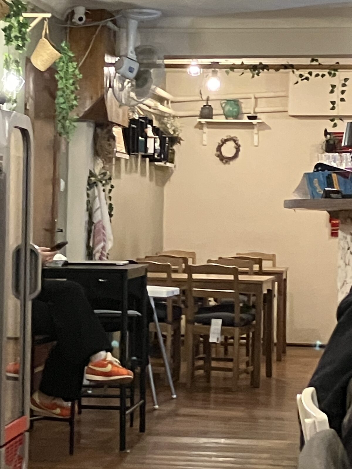 ブダペスト レストラン セルビア料理 Csevapivo | Balkan Grill & Beer 店内