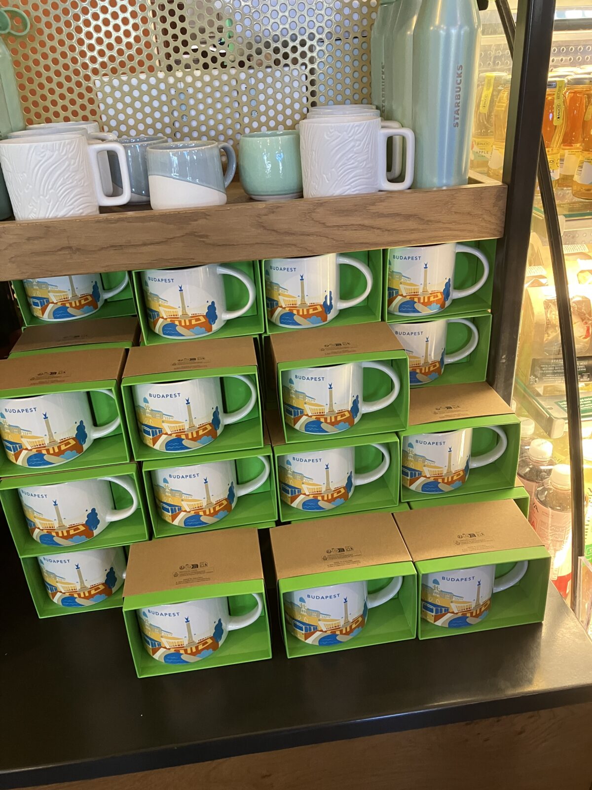 ブダペストのカフェ Starbucks Castleご当地マグカップ