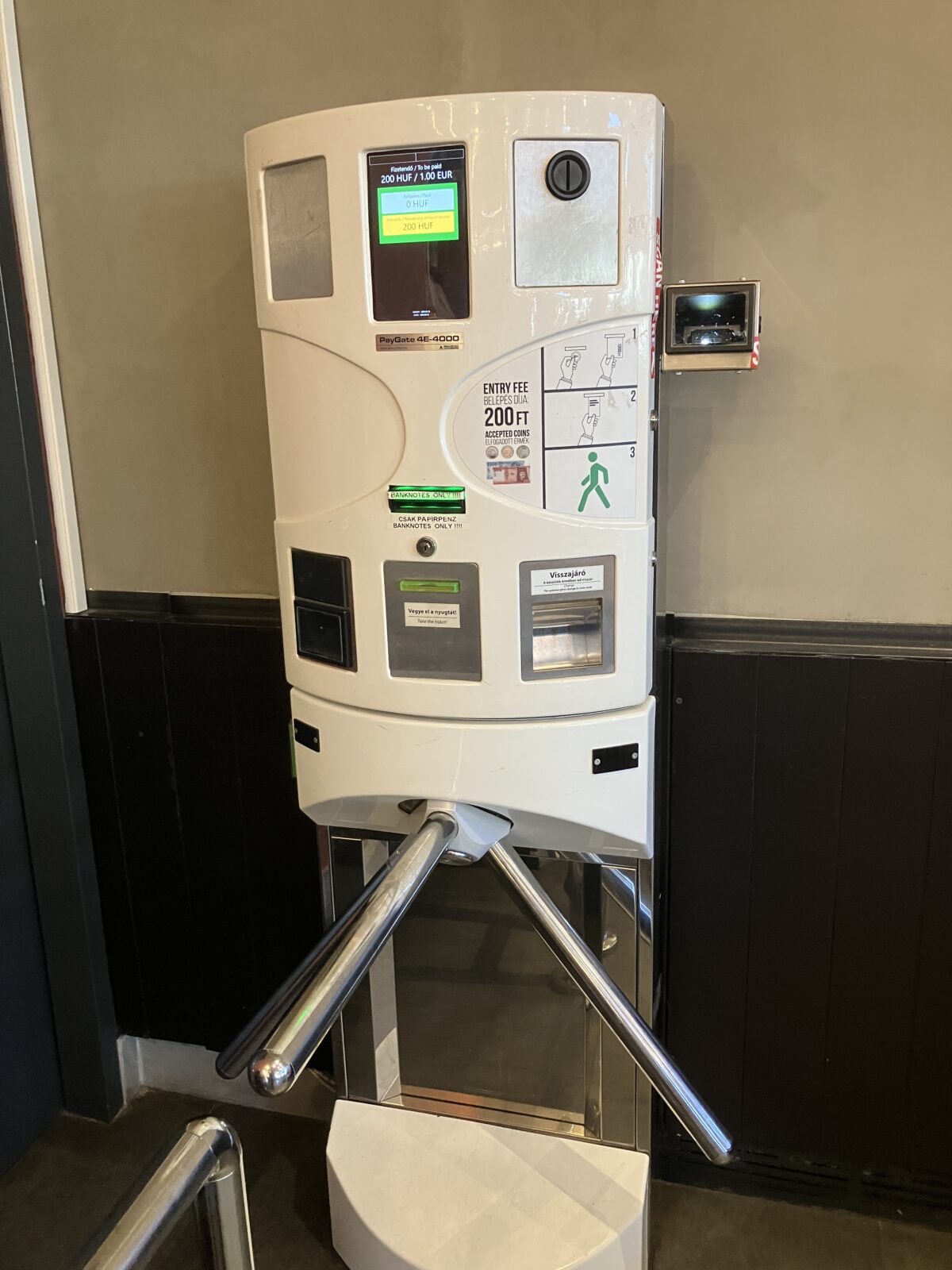 ブダペストのカフェ StarbucksCastle トイレケート