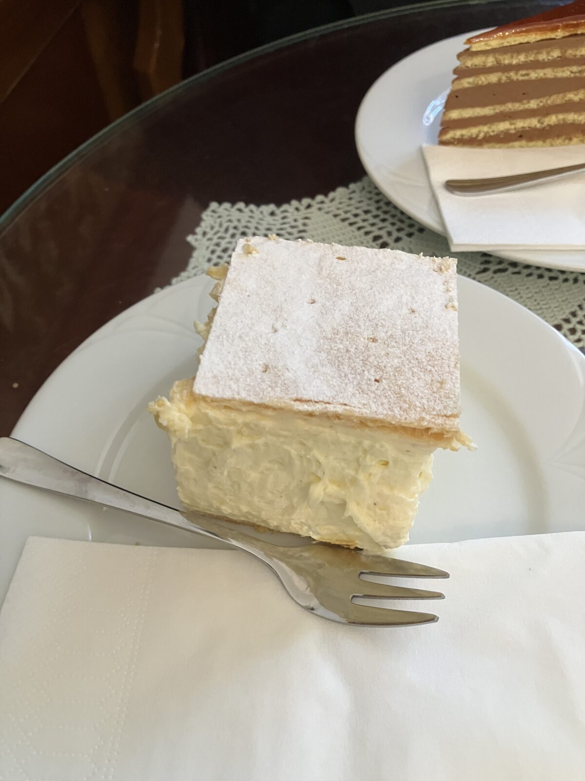 ブダペストのカフェ Ruszwurm Cukrászdaのケーキ