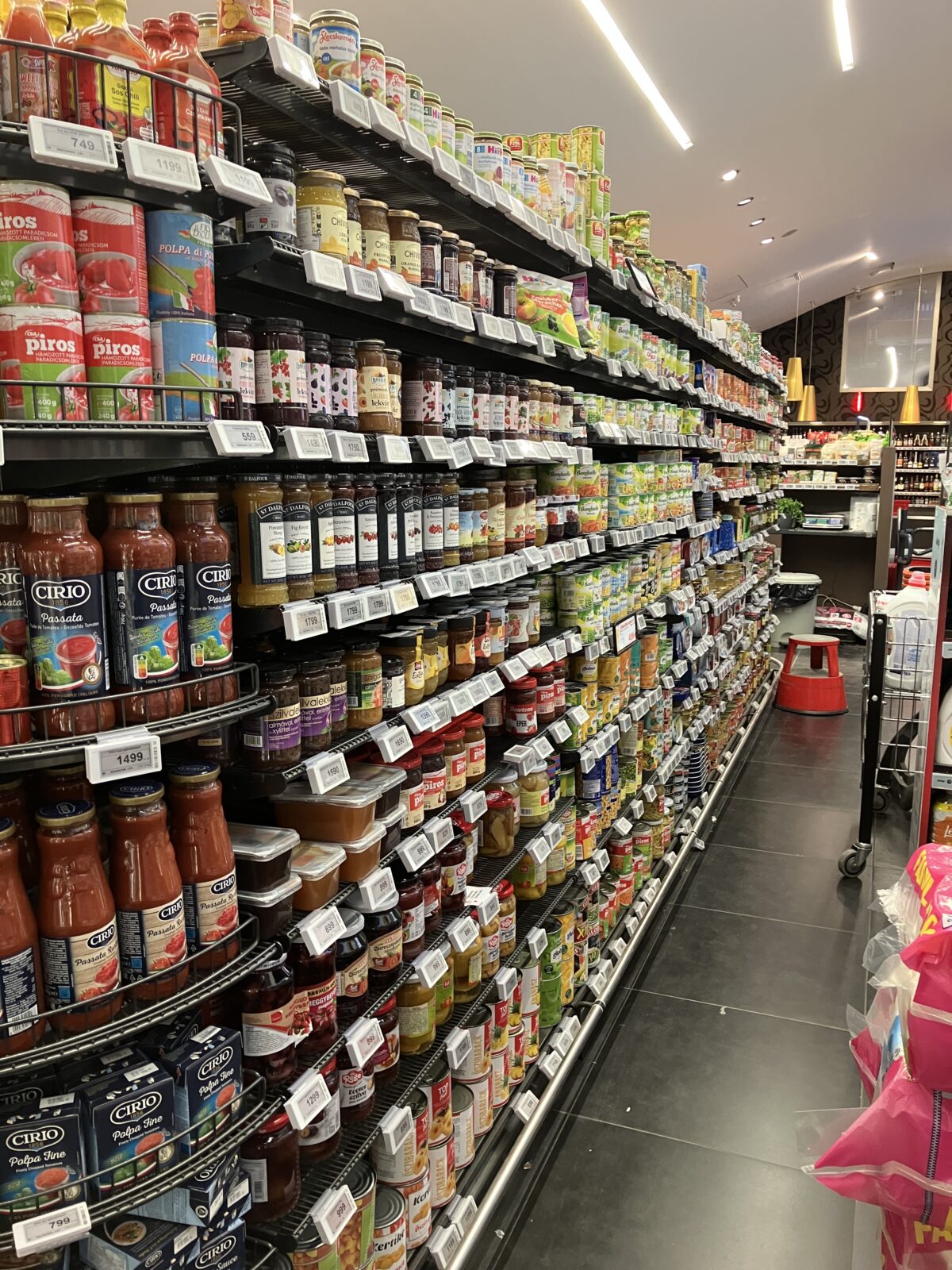 ブタペスト スーパー 食品