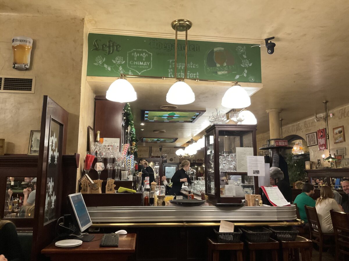 ブダペスト レストラン Mosselen Belgian Beer Café 店内