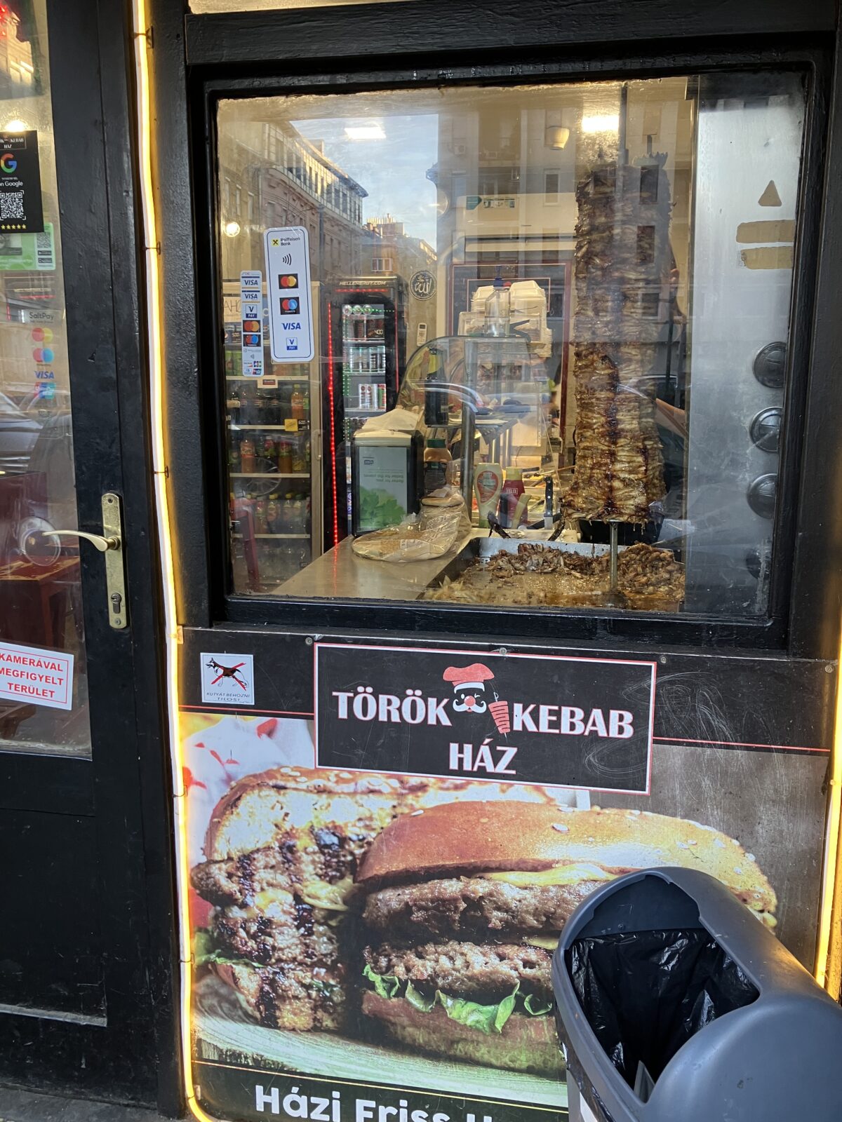 ブダペスト レストラン ÖRÖK® KEBAB HÁZ(ケバブハウス)テイクアウトショップ外観
