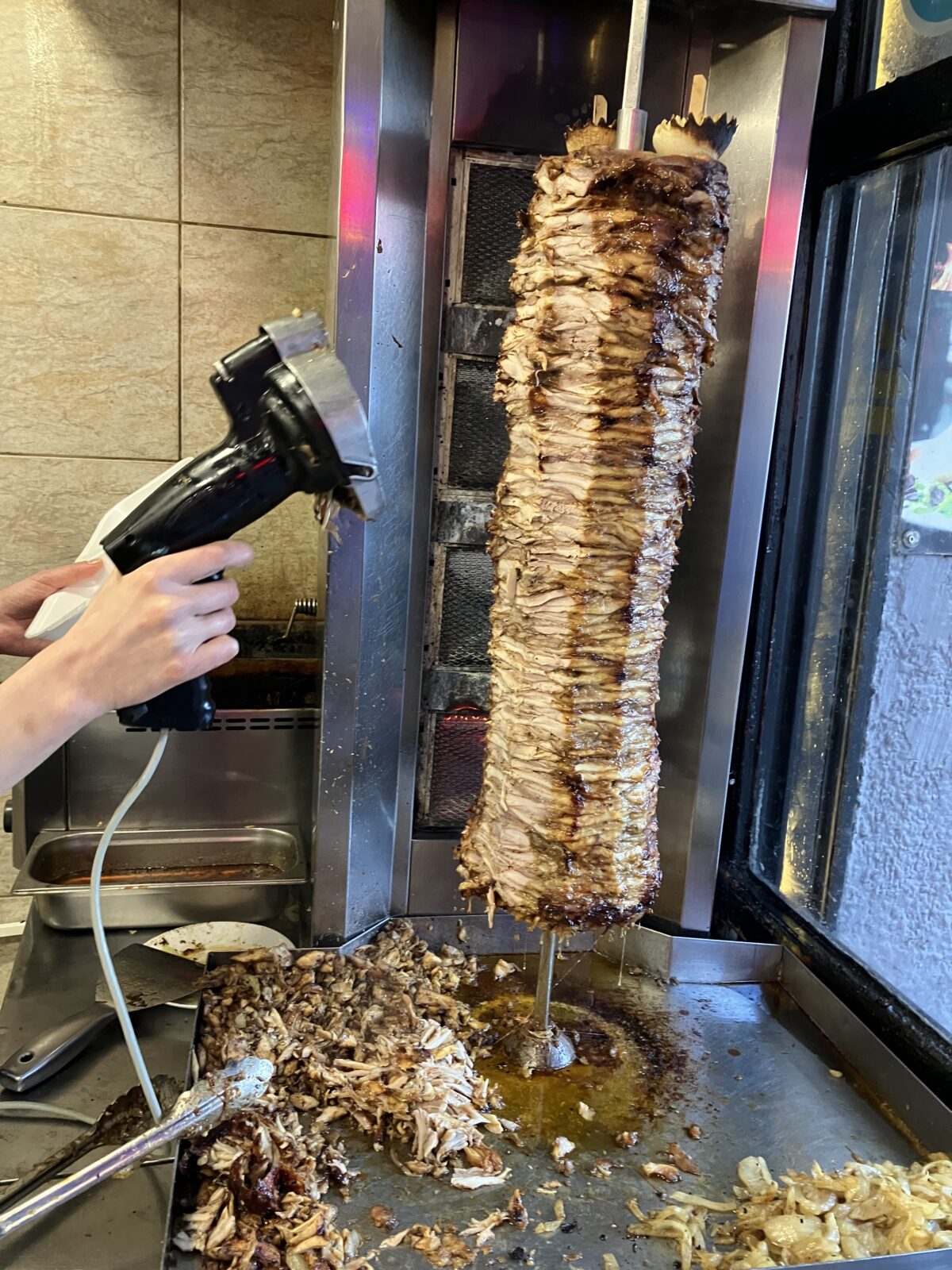 ブダペスト レストラン ÖRÖK® KEBAB HÁZ(ケバブハウス)テイクアウトショップのケバブ