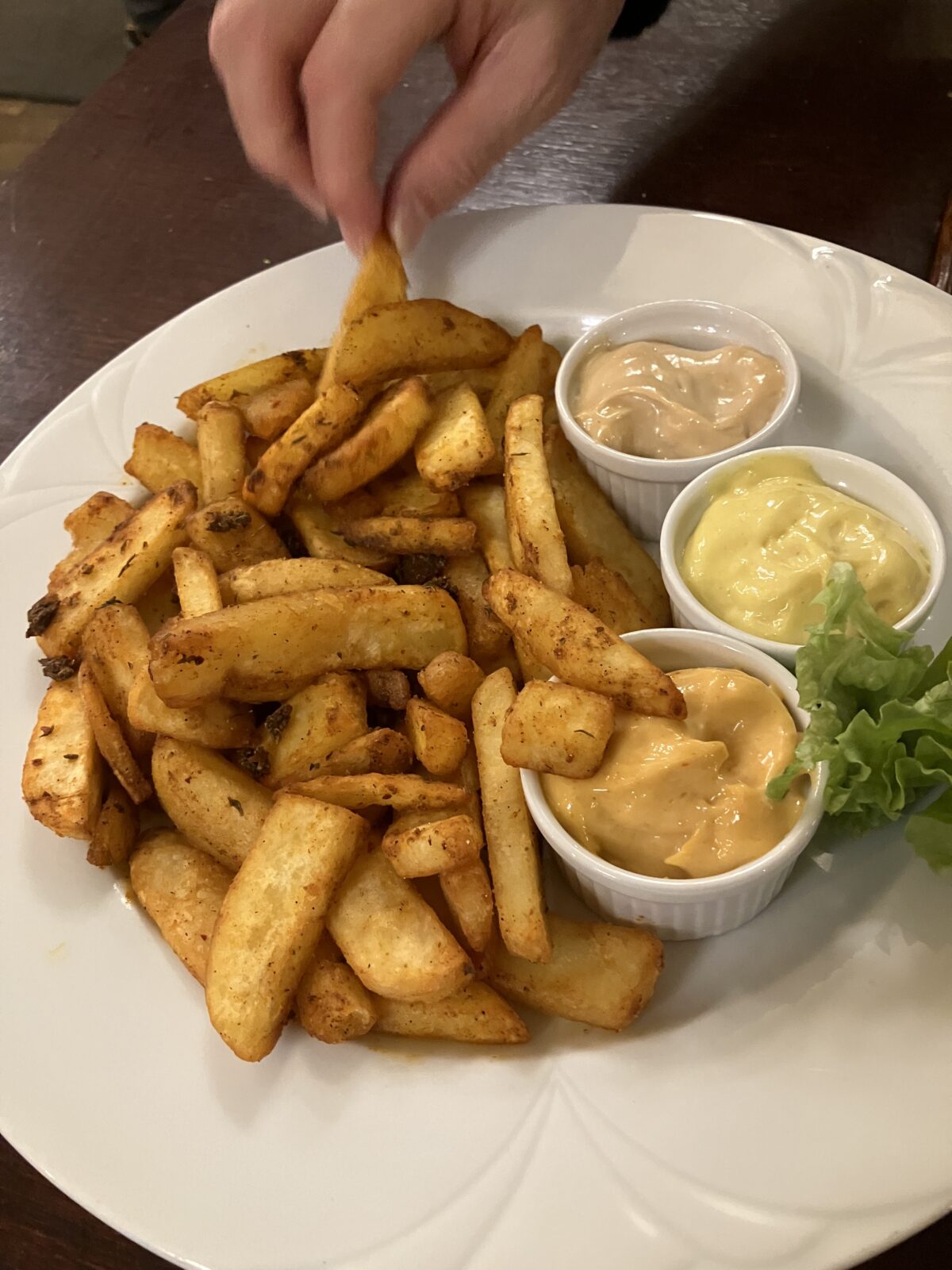 ブダペスト レストラン Mosselen Belgian Beer Café スパイシーポテト