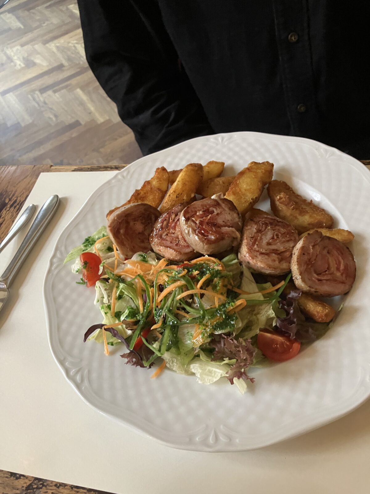 ブダペスト レストラン Kiskakukk Restaurant マンガリッツァ豚料理