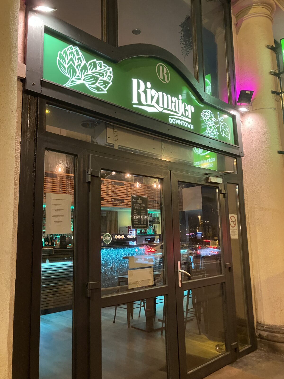 ブダペスト レストラン A Lángosos 入口