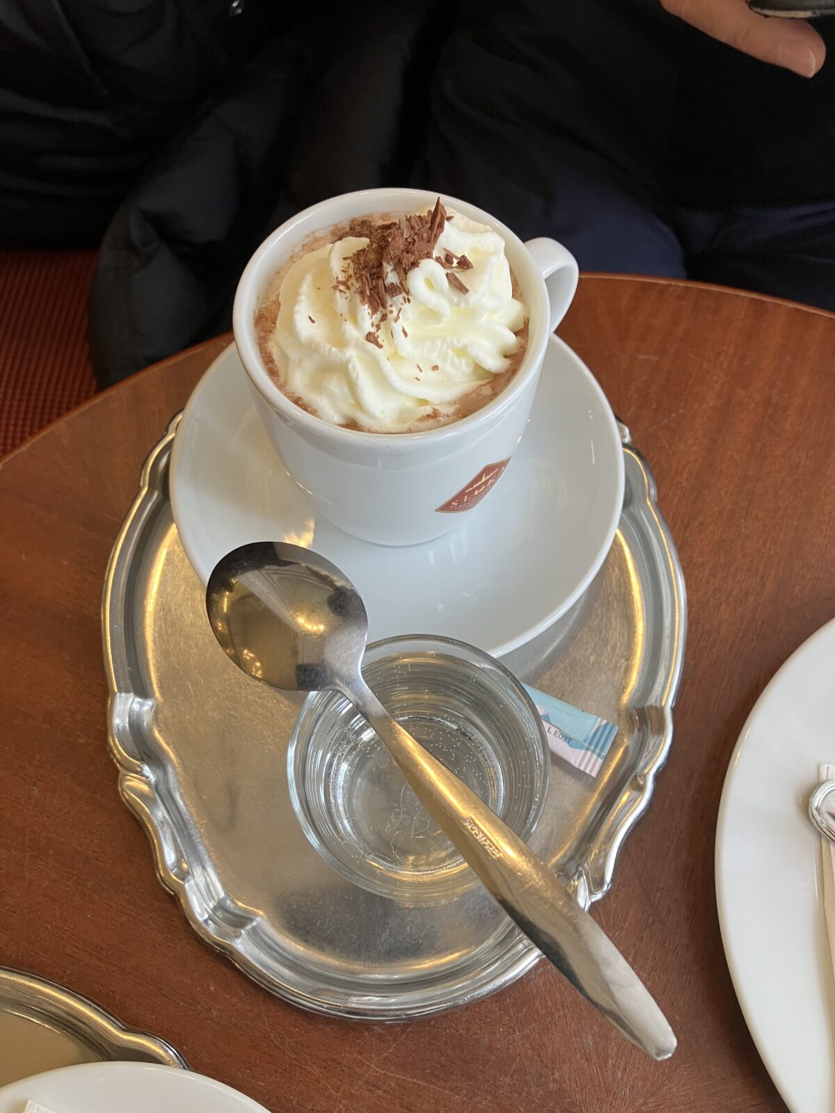 ウィーンの人気カフェ「Sluka 」