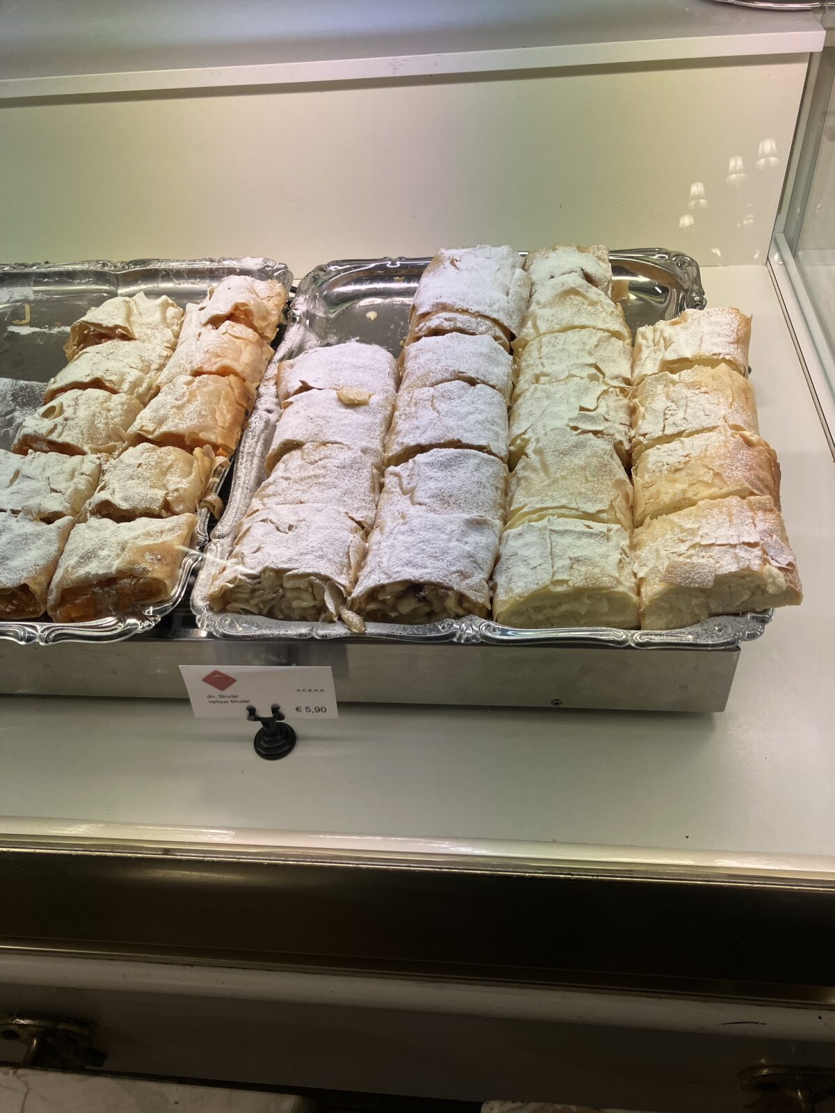 ウィーンの人気カフェ「Sluka 」