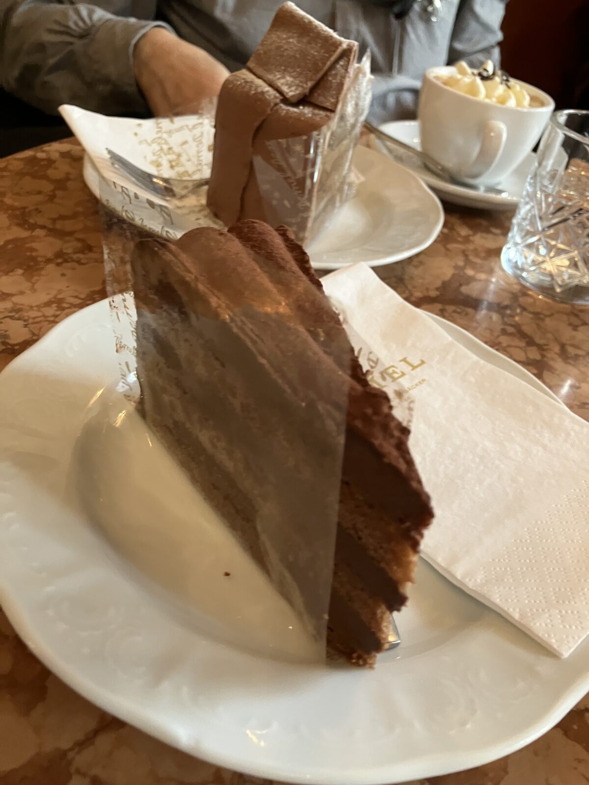 ウィーンの人気カフェ「DEMEL」