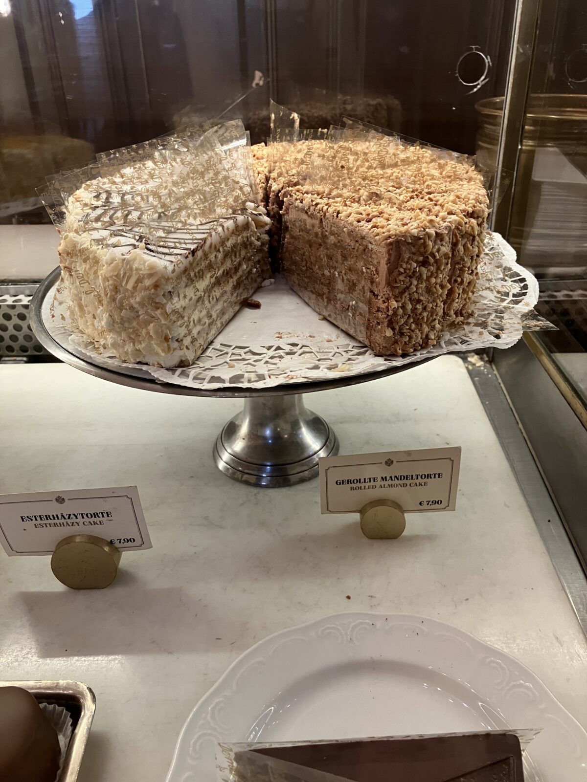 ウィーンの人気カフェ「DEMEL」