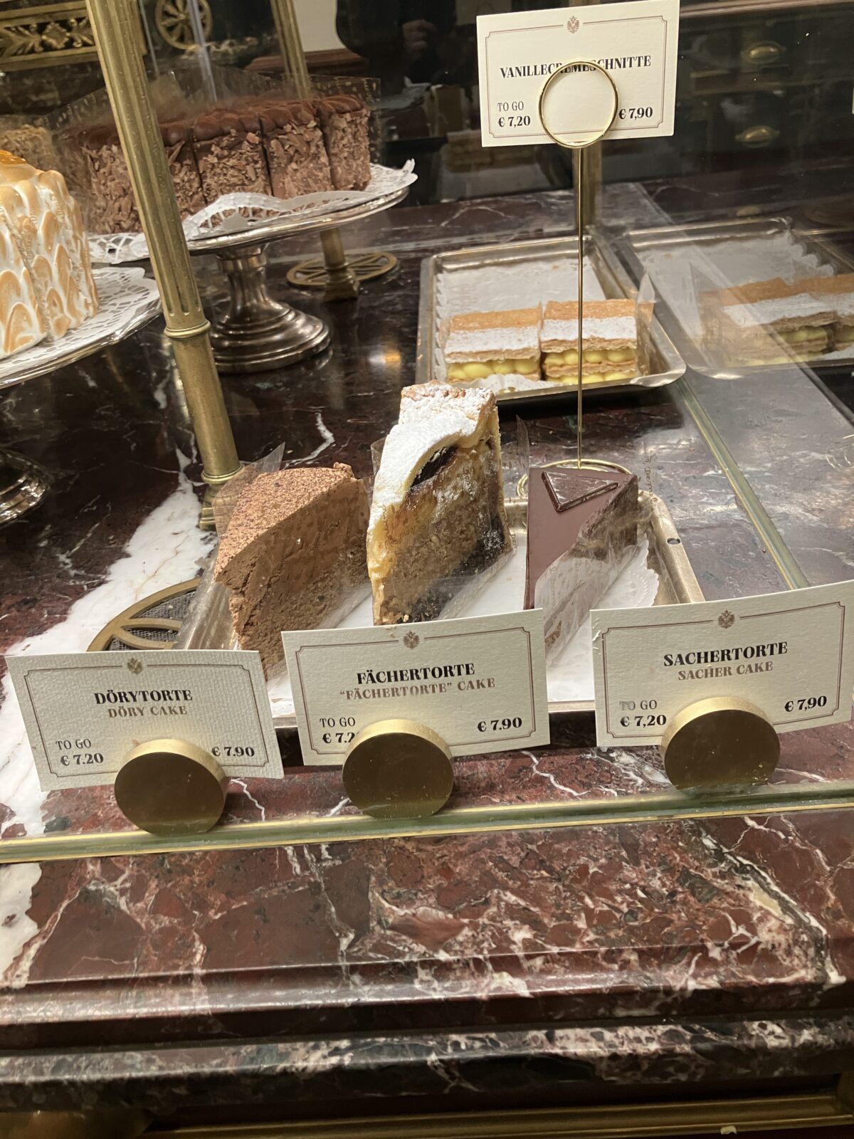 ウィーンの人気カフェ「DEMEL」
