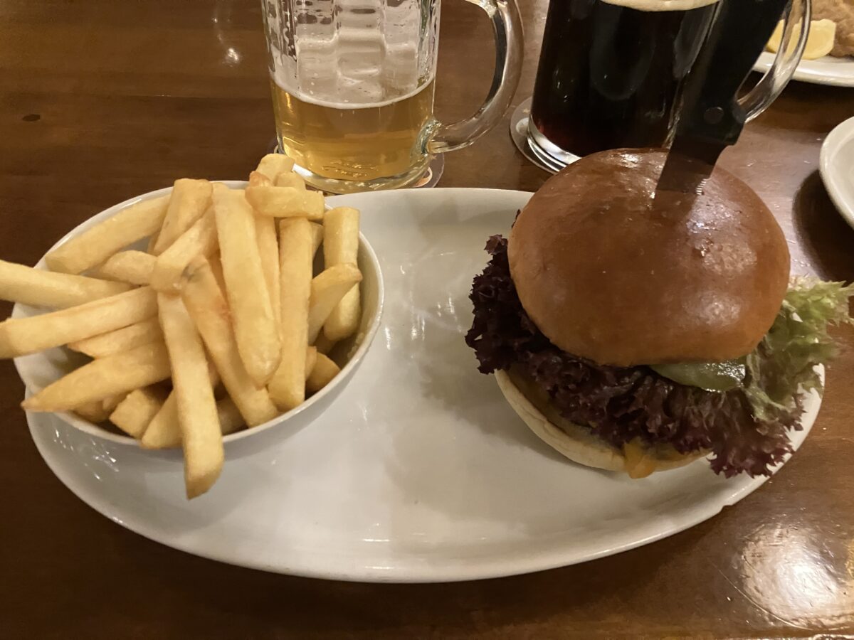 ウィーンレストラン「7Stern Bräu」