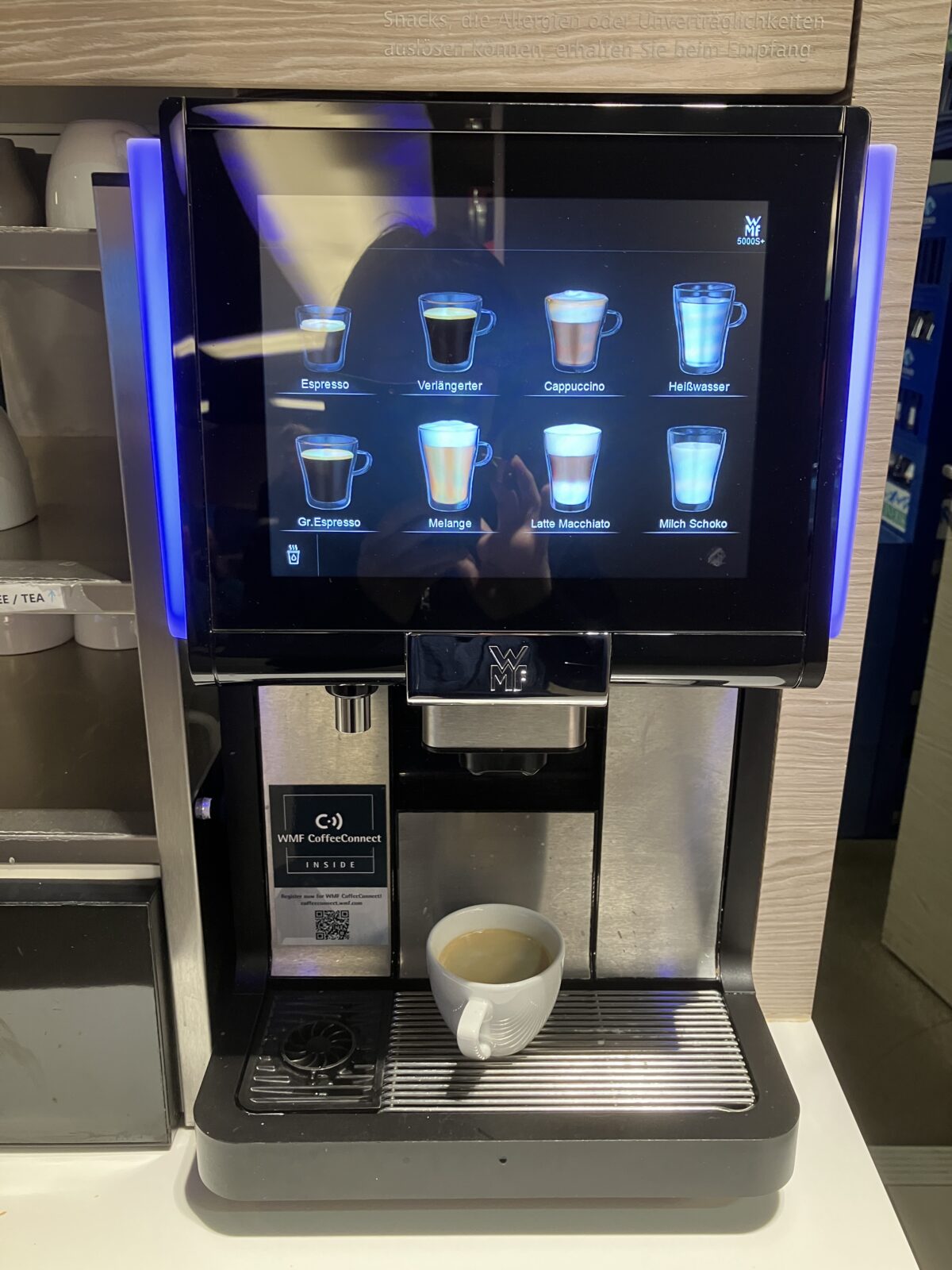ウィーン中央駅　ÖBB　ファーストクラスラウンジ　ホットドリンク