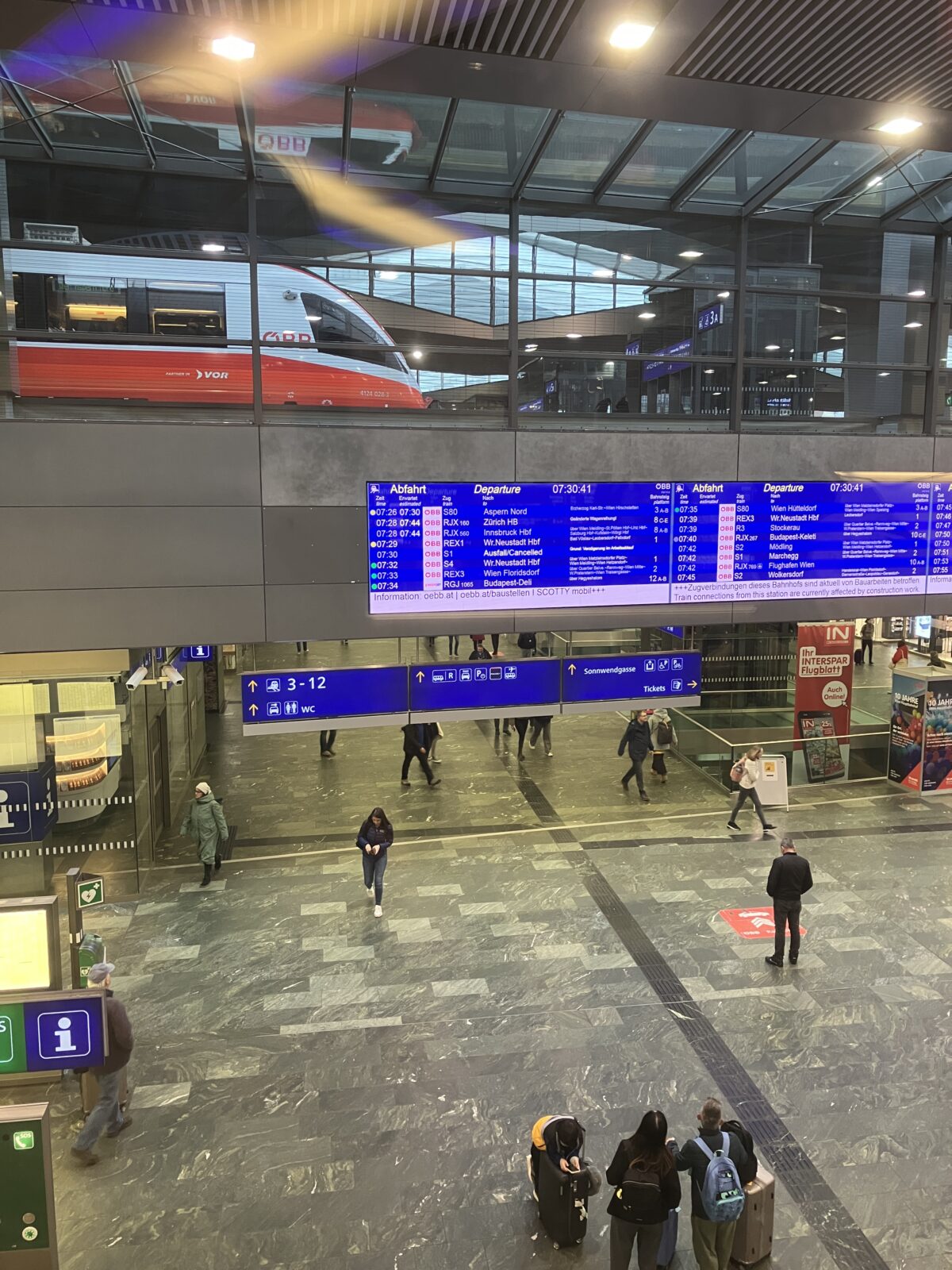 ウィーン中央駅　ÖBB　ファーストクラスラウンジからの景色