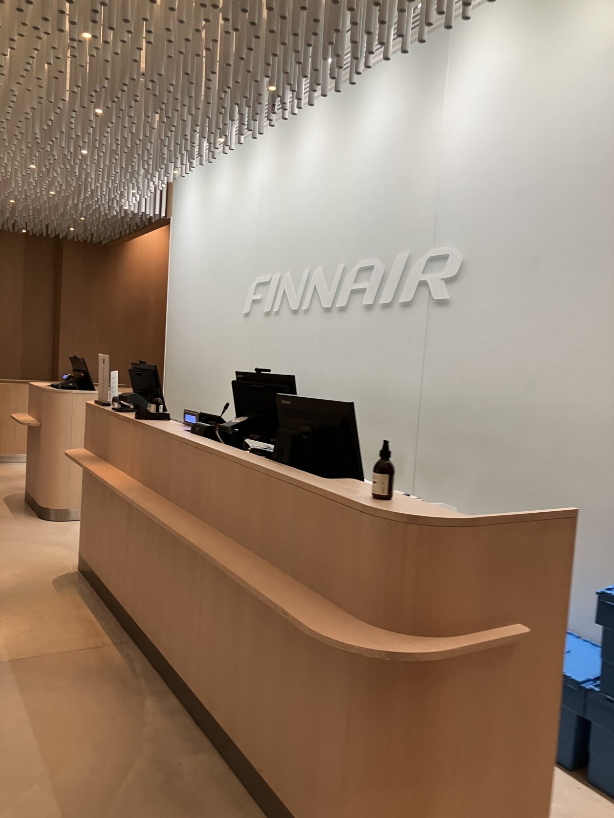 東欧旅行 空港ラウンジ　ヘルシンキ　フィンエア ビジネスラウンジ入口