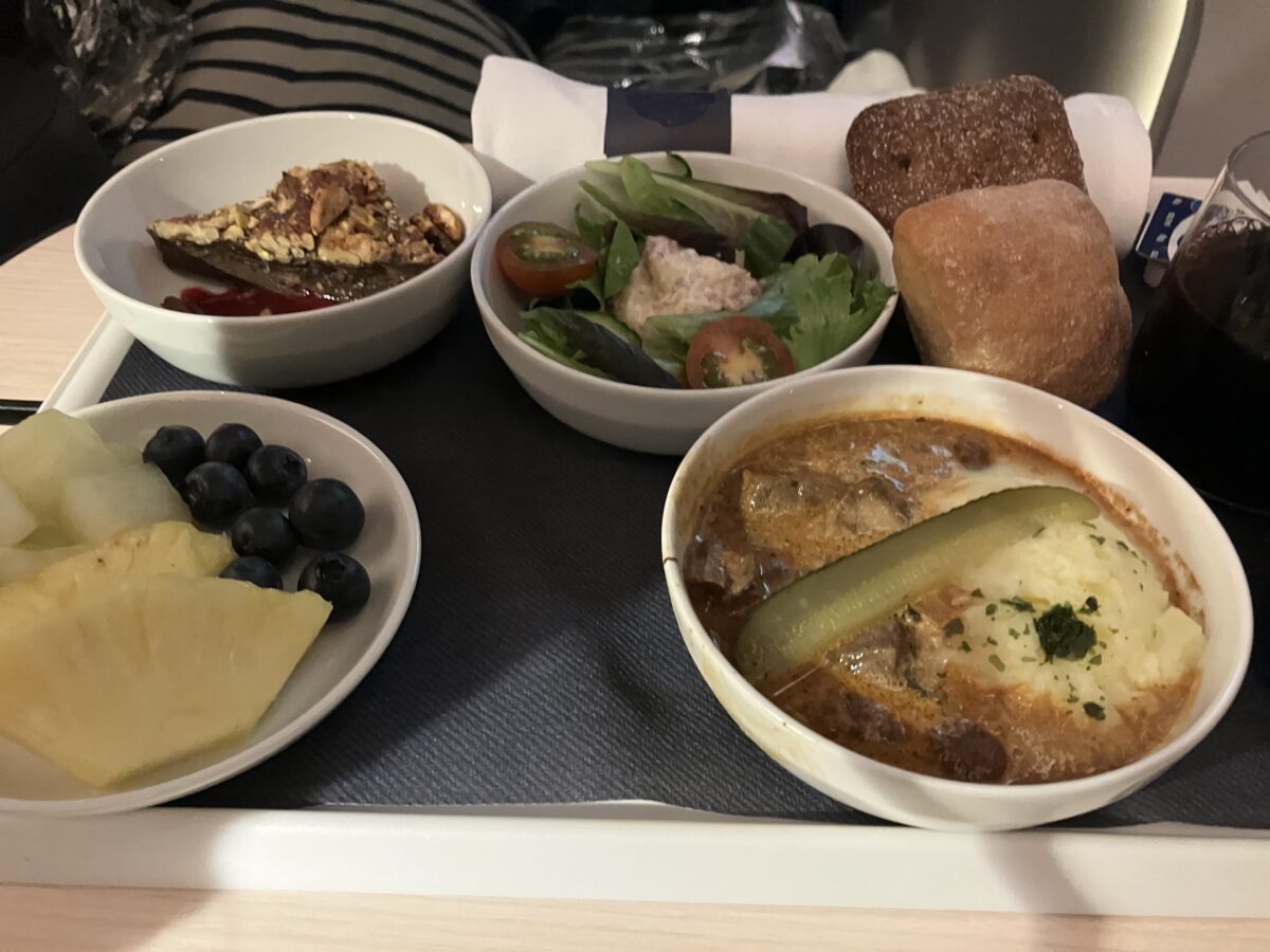 フィンエアーのビジネスクラスの朝食